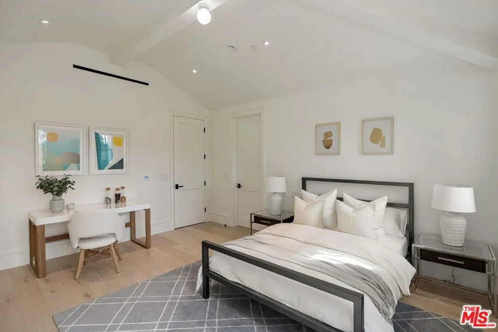 1072 Amalfi Drive Pacific Palisades, CA 90272