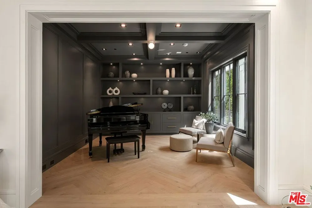 1072 Amalfi Drive Pacific Palisades, CA 90272