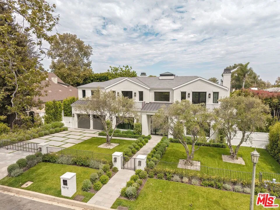 1072 Amalfi Drive Pacific Palisades, CA 90272