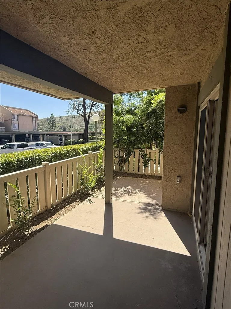 351 Chestnut Hill Court #16 Thousand Oaks, CA 91360