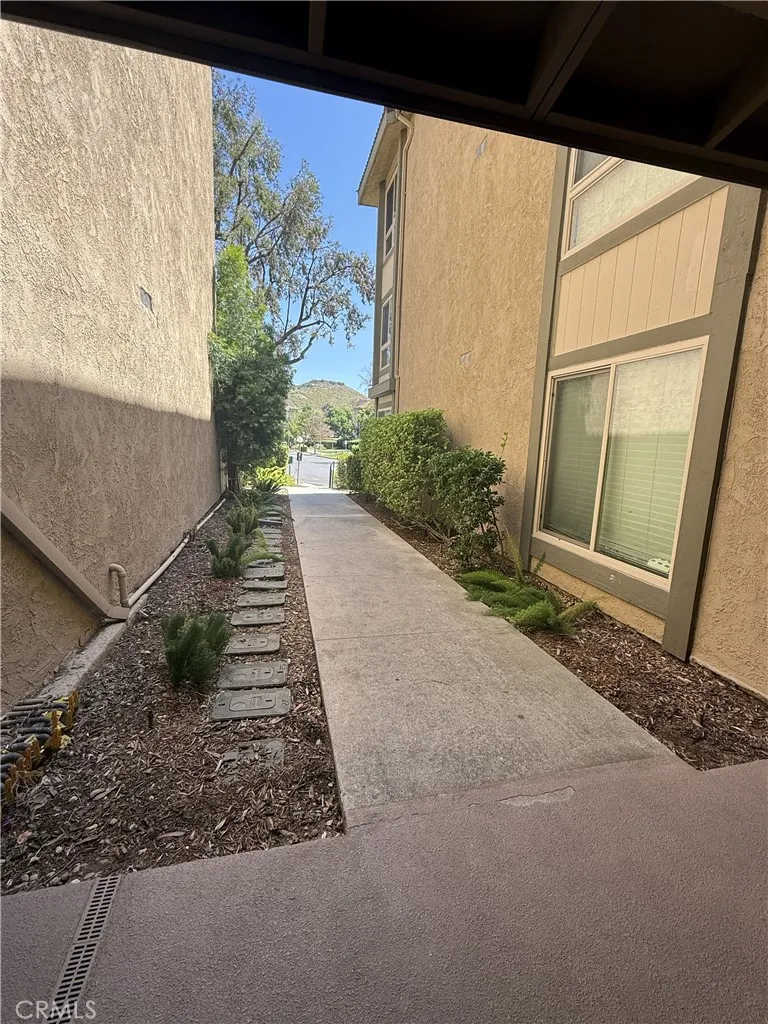 351 Chestnut Hill Court #16 Thousand Oaks, CA 91360