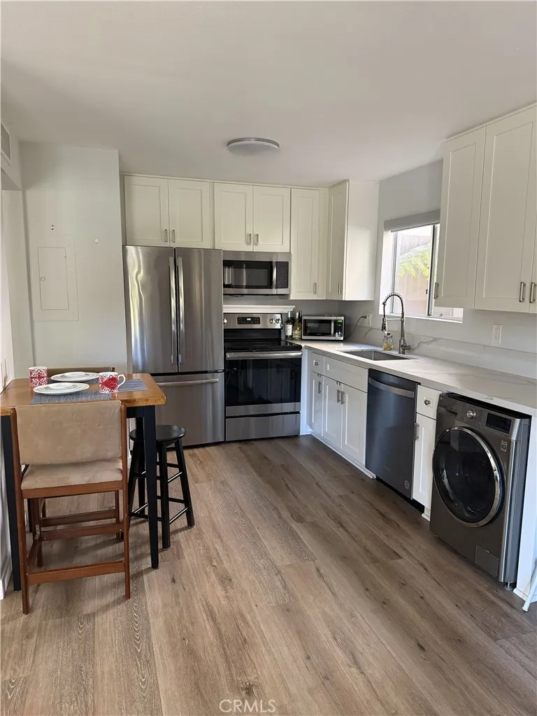 351 Chestnut Hill Court #16 Thousand Oaks, CA 91360