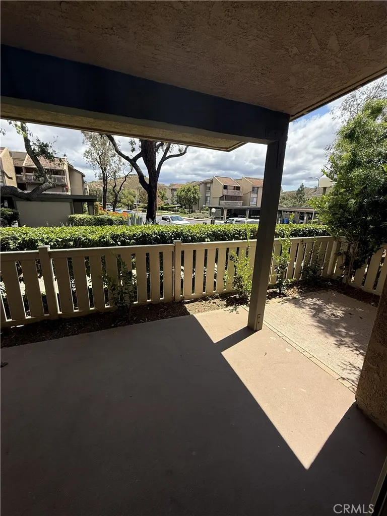 351 Chestnut Hill Court #16 Thousand Oaks, CA 91360