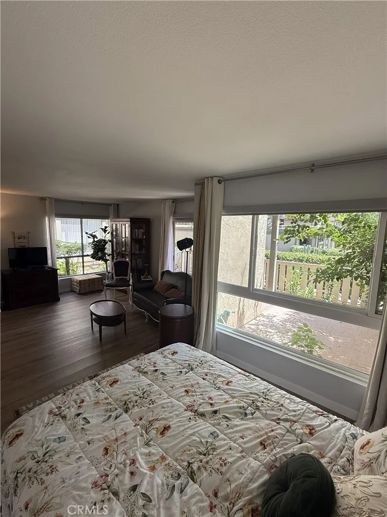 351 Chestnut Hill Court #16 Thousand Oaks, CA 91360