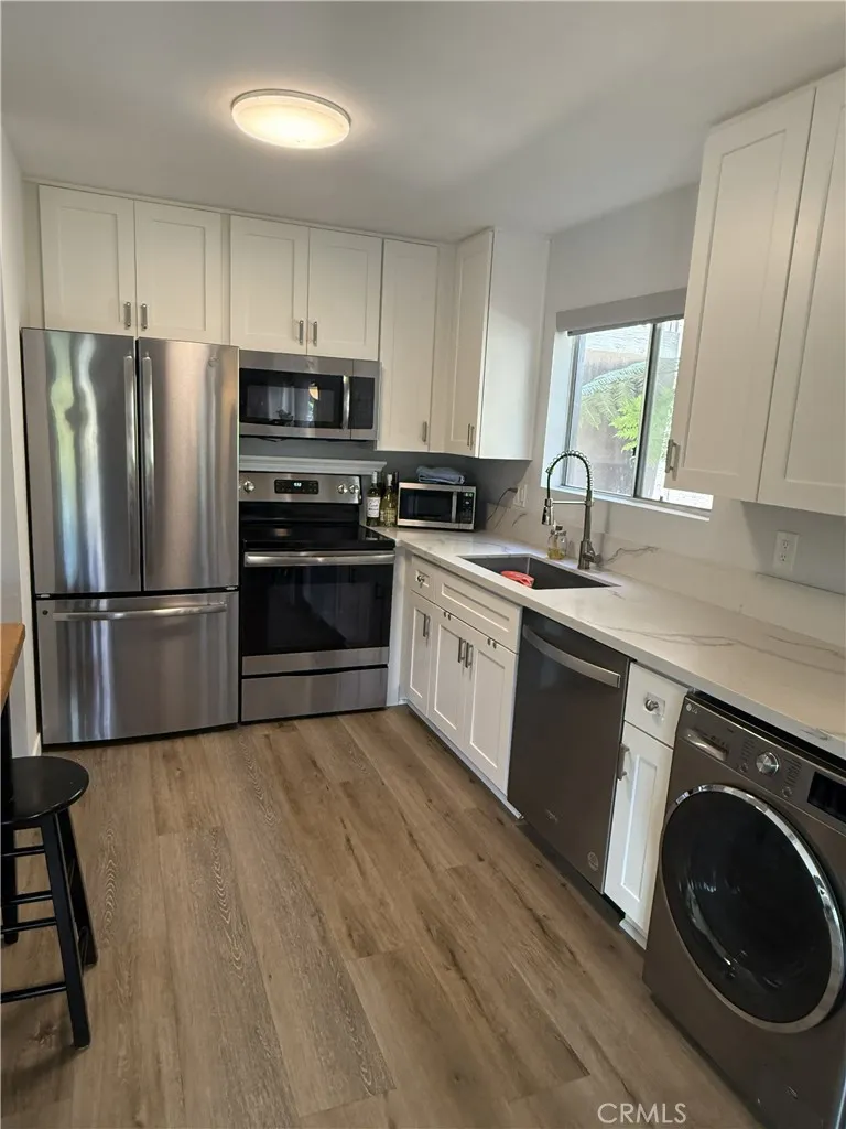 351 Chestnut Hill Court #16 Thousand Oaks, CA 91360
