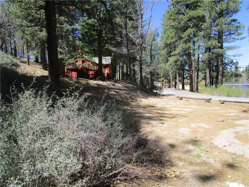 Green Valley Lake Dr. Green Valley Lake, CA 92352