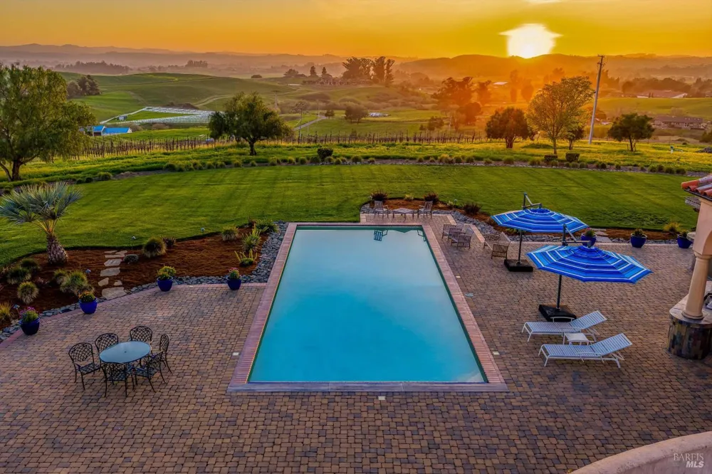2420 Mountain Ranch Road Petaluma, CA 94954