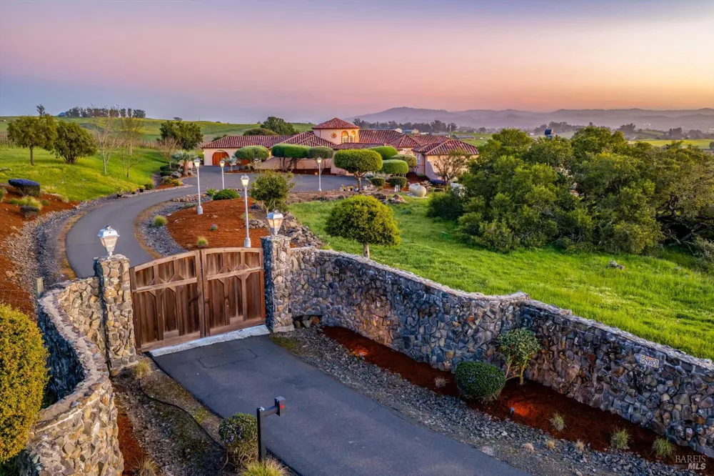 2420 Mountain Ranch Road Petaluma, CA 94954