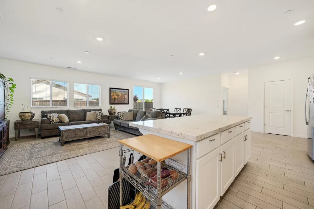 1398 Elkins Circle Olivehurst, CA 95961
