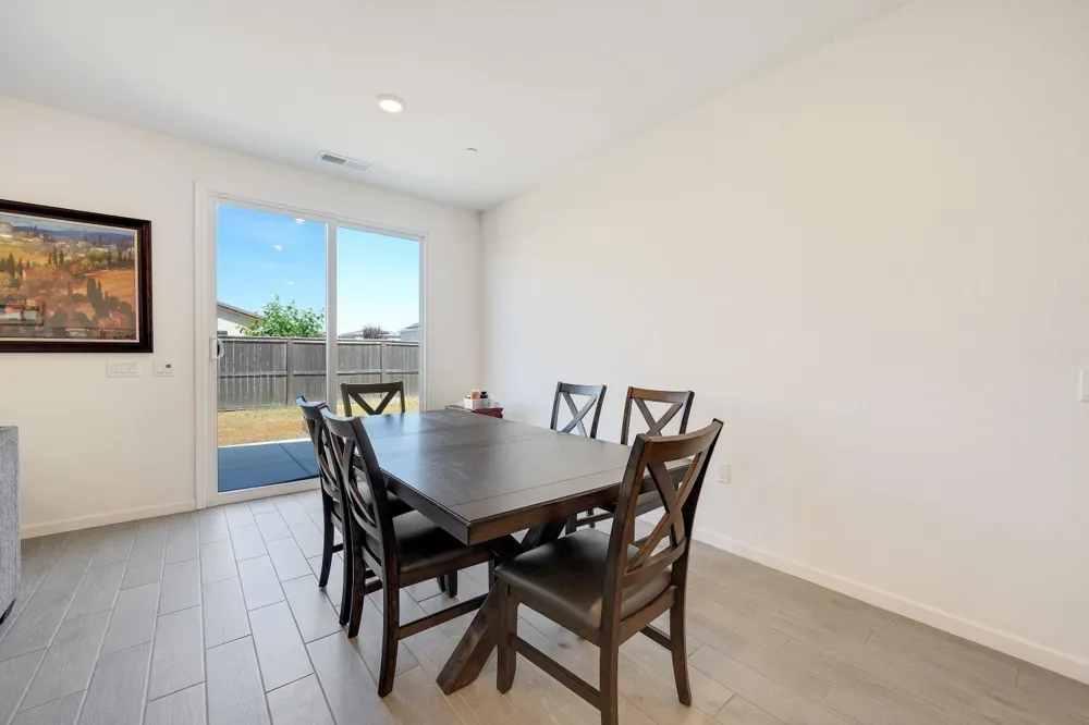 1398 Elkins Circle Olivehurst, CA 95961