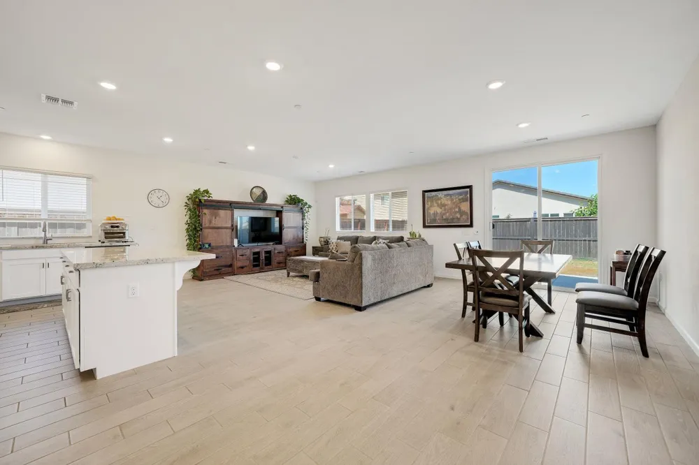 1398 Elkins Circle Olivehurst, CA 95961