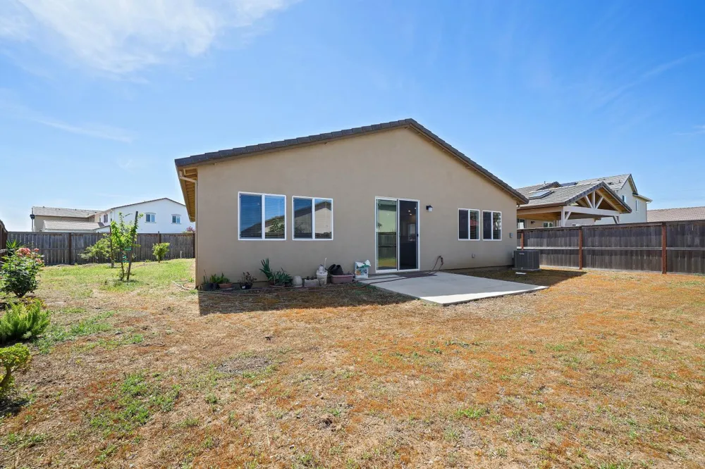 1398 Elkins Circle Olivehurst, CA 95961