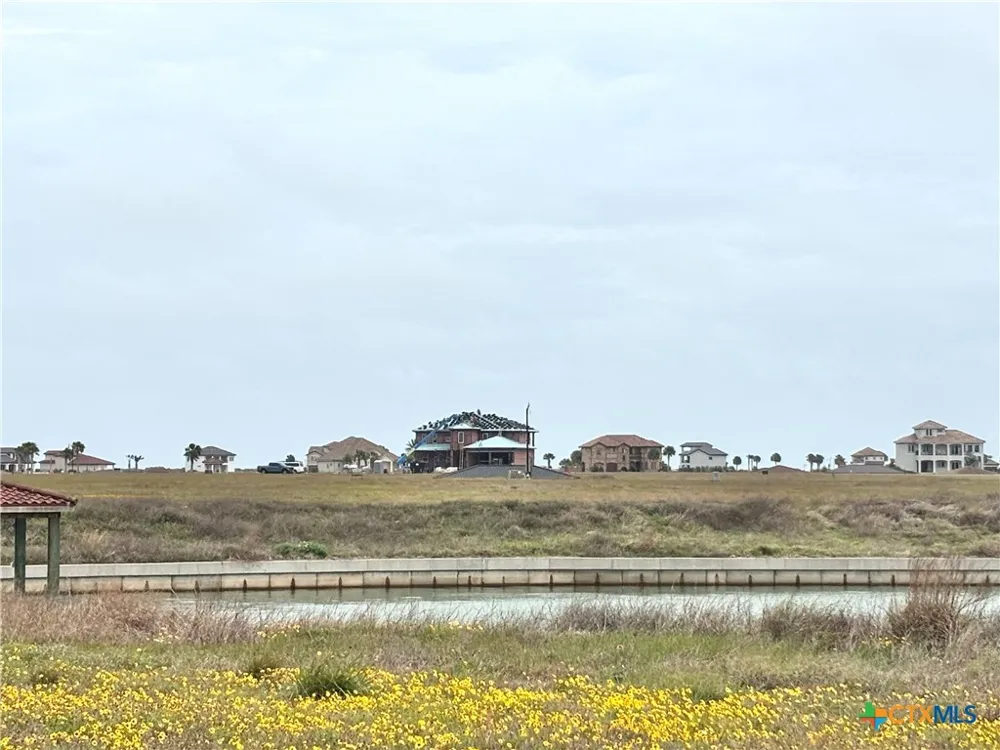 72 Blanc Court Port Lavaca, TX 77979