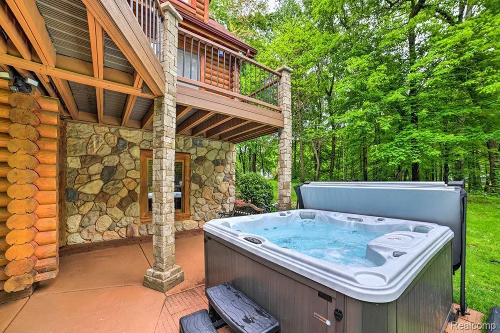 4380 Donnely Road Leoni Township, MI 49201