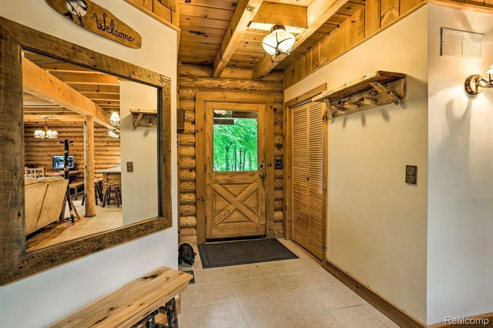 4380 Donnely Road Leoni Township, MI 49201