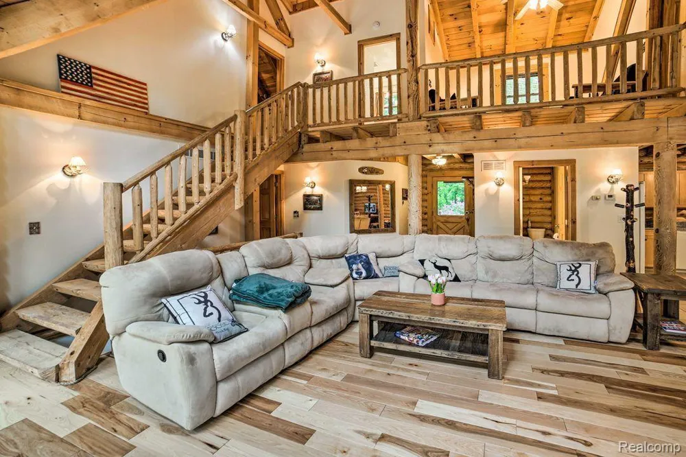 4380 Donnely Road Leoni Township, MI 49201