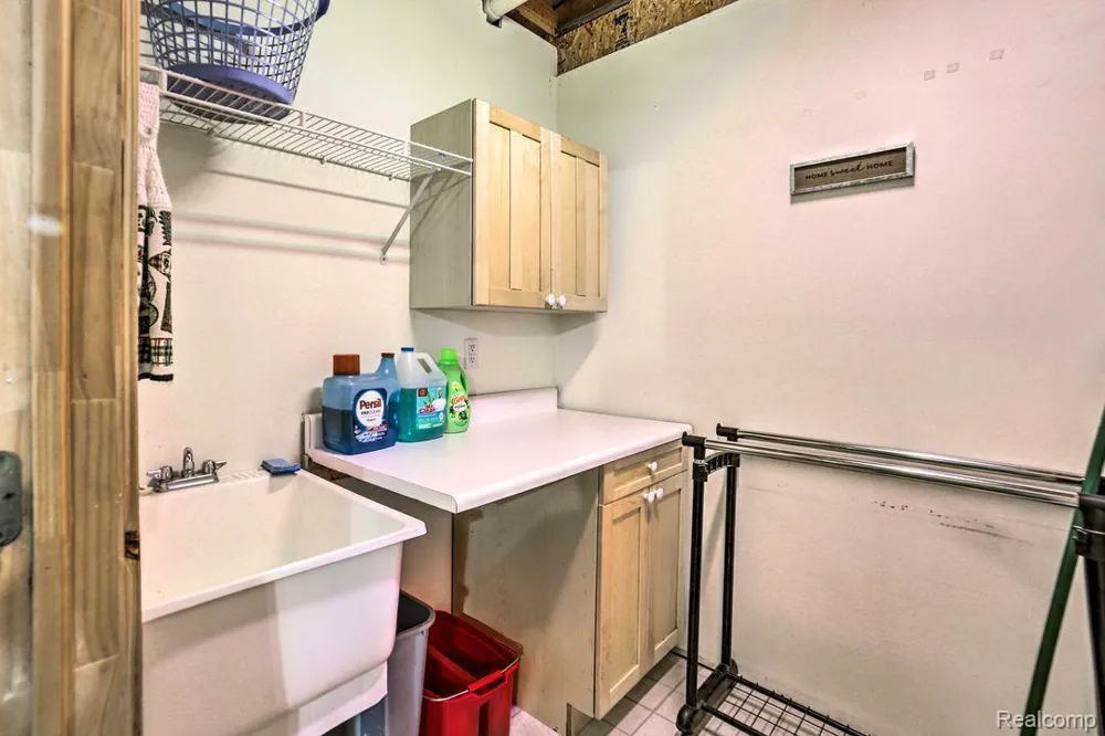 4380 Donnely Road Leoni Township, MI 49201