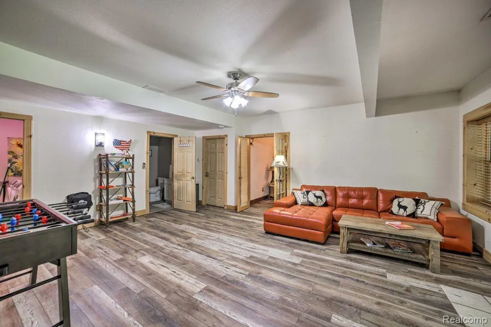 4380 Donnely Road Leoni Township, MI 49201