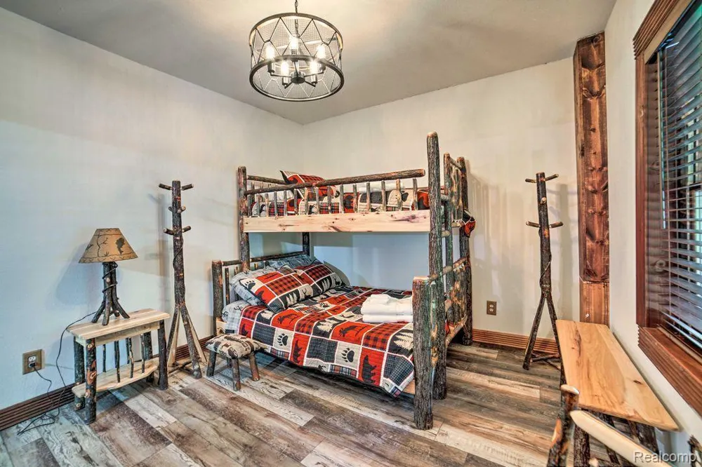 4380 Donnely Road Leoni Township, MI 49201