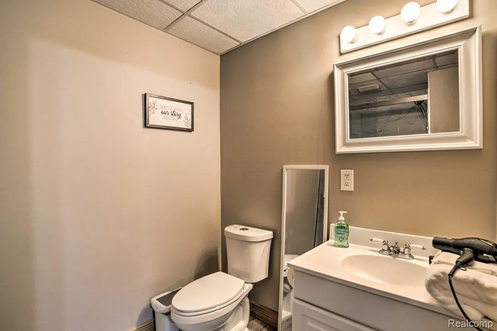 4380 Donnely Road Leoni Township, MI 49201