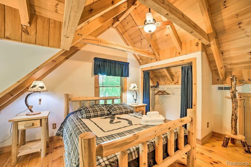 4380 Donnely Road Leoni Township, MI 49201