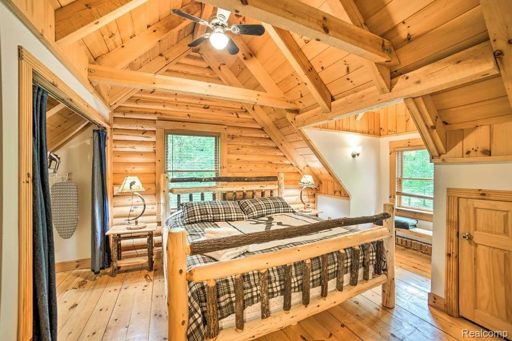 4380 Donnely Road Leoni Township, MI 49201