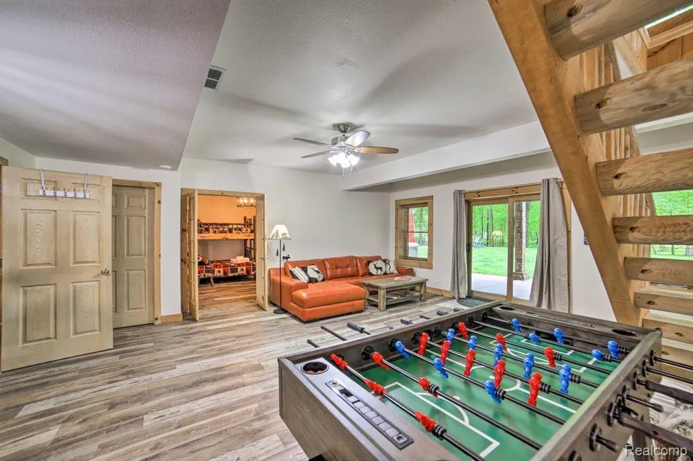 4380 Donnely Road Leoni Township, MI 49201