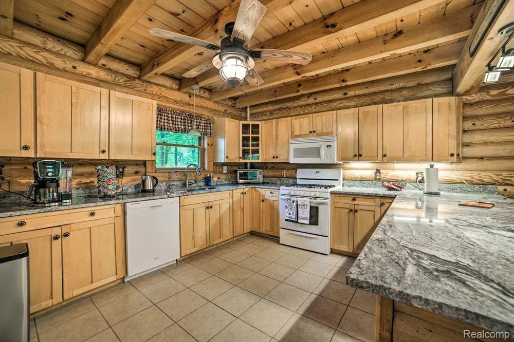 4380 Donnely Road Leoni Township, MI 49201