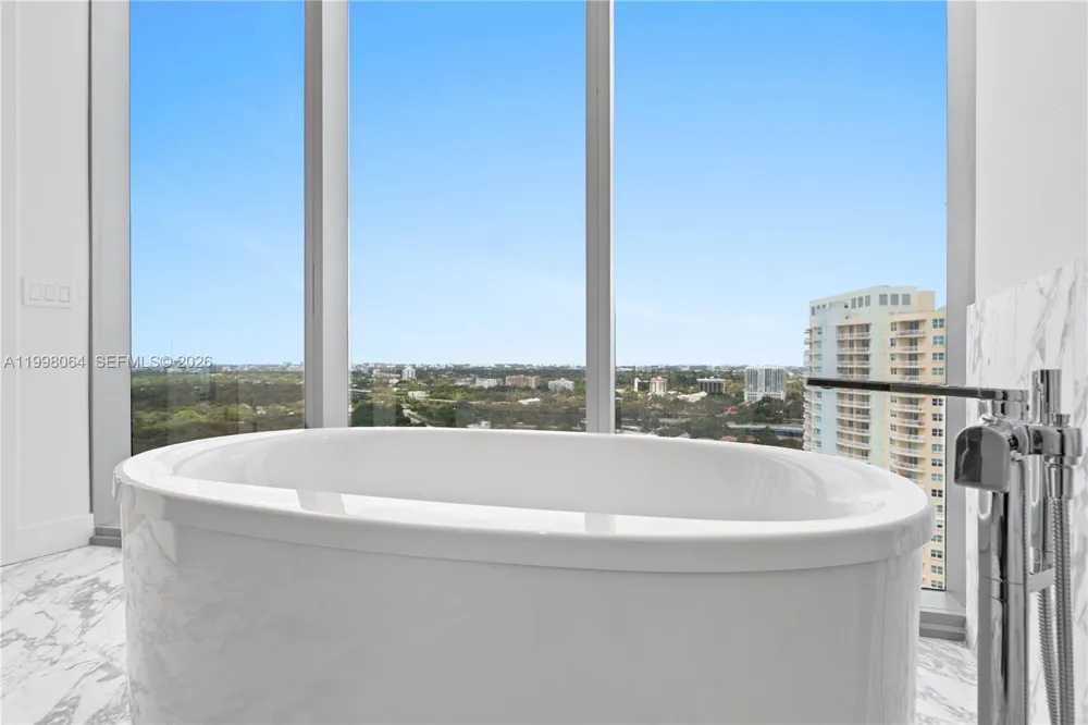 175 SE 25 Rd #2003 Miami, FL 33129