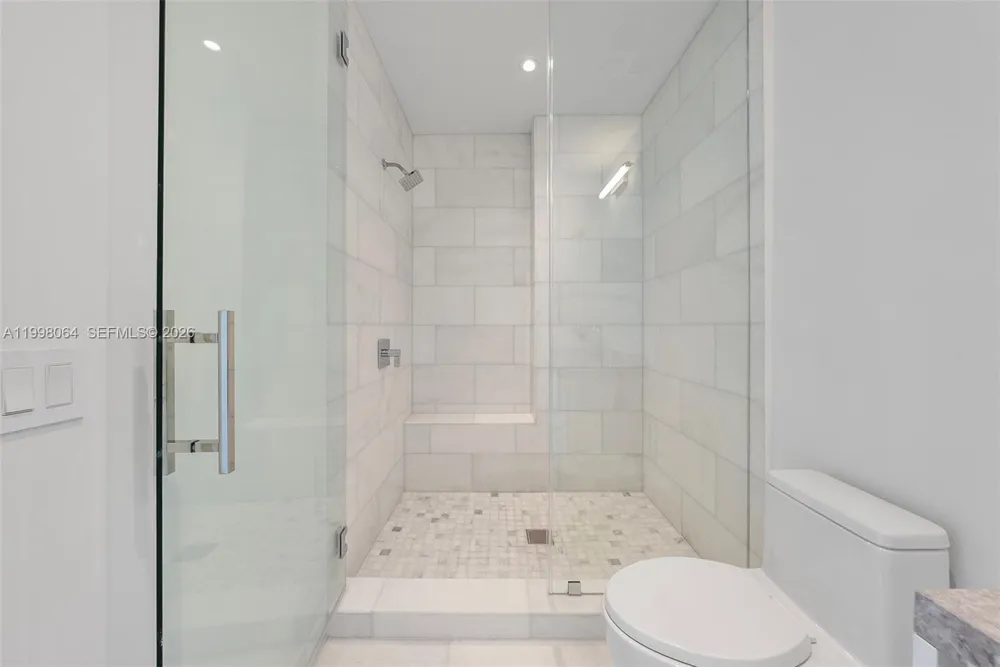 175 SE 25 Rd #2003 Miami, FL 33129