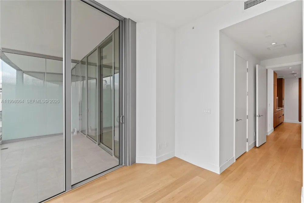 175 SE 25 Rd #2003 Miami, FL 33129