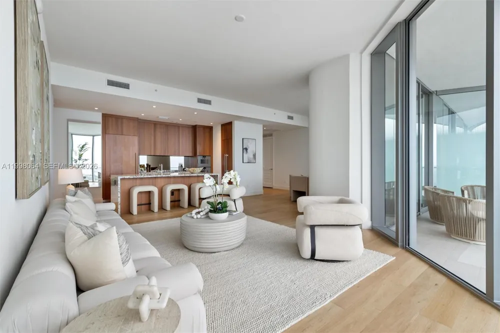175 SE 25 Rd #2003 Miami, FL 33129