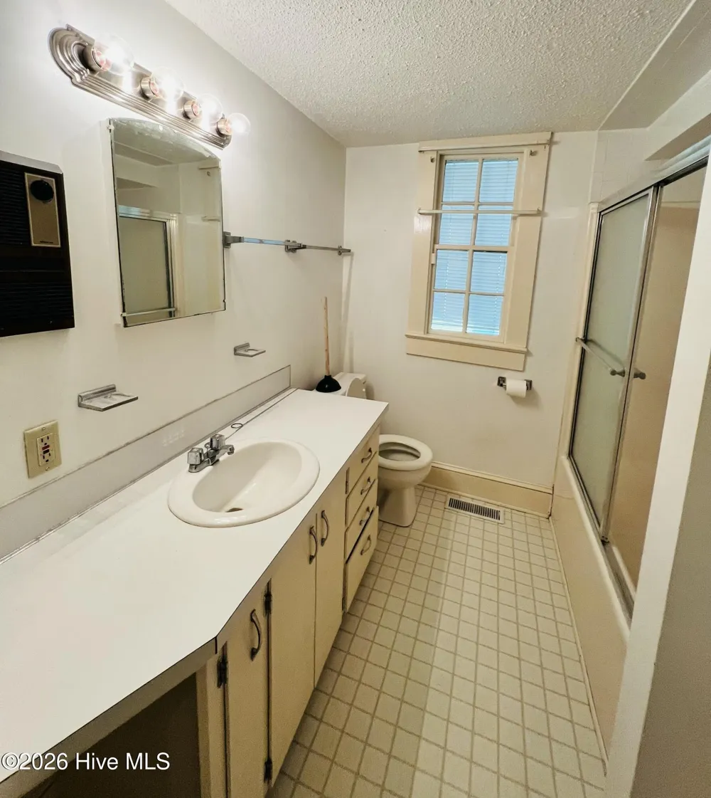 3813 W Wilson Street Farmville, NC 27828