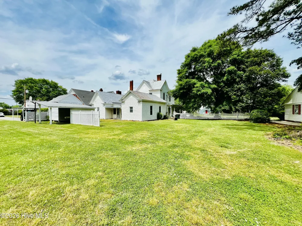 3813 W Wilson Street Farmville, NC 27828