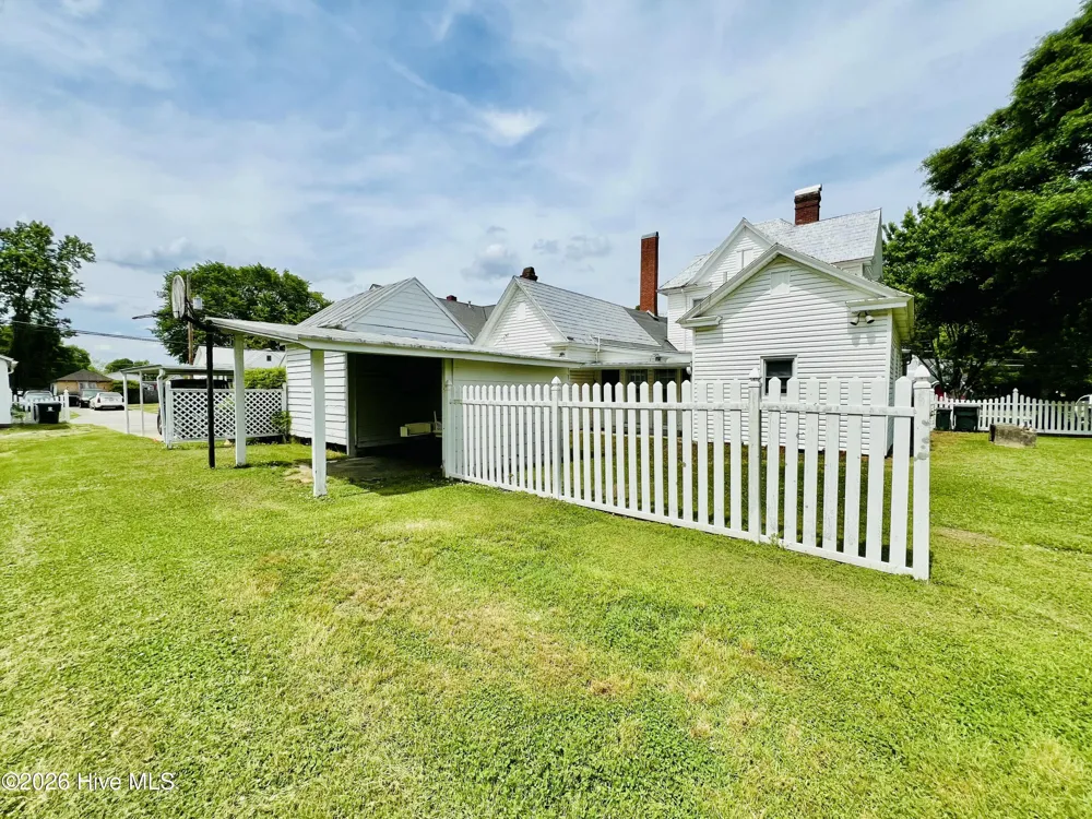 3813 W Wilson Street Farmville, NC 27828