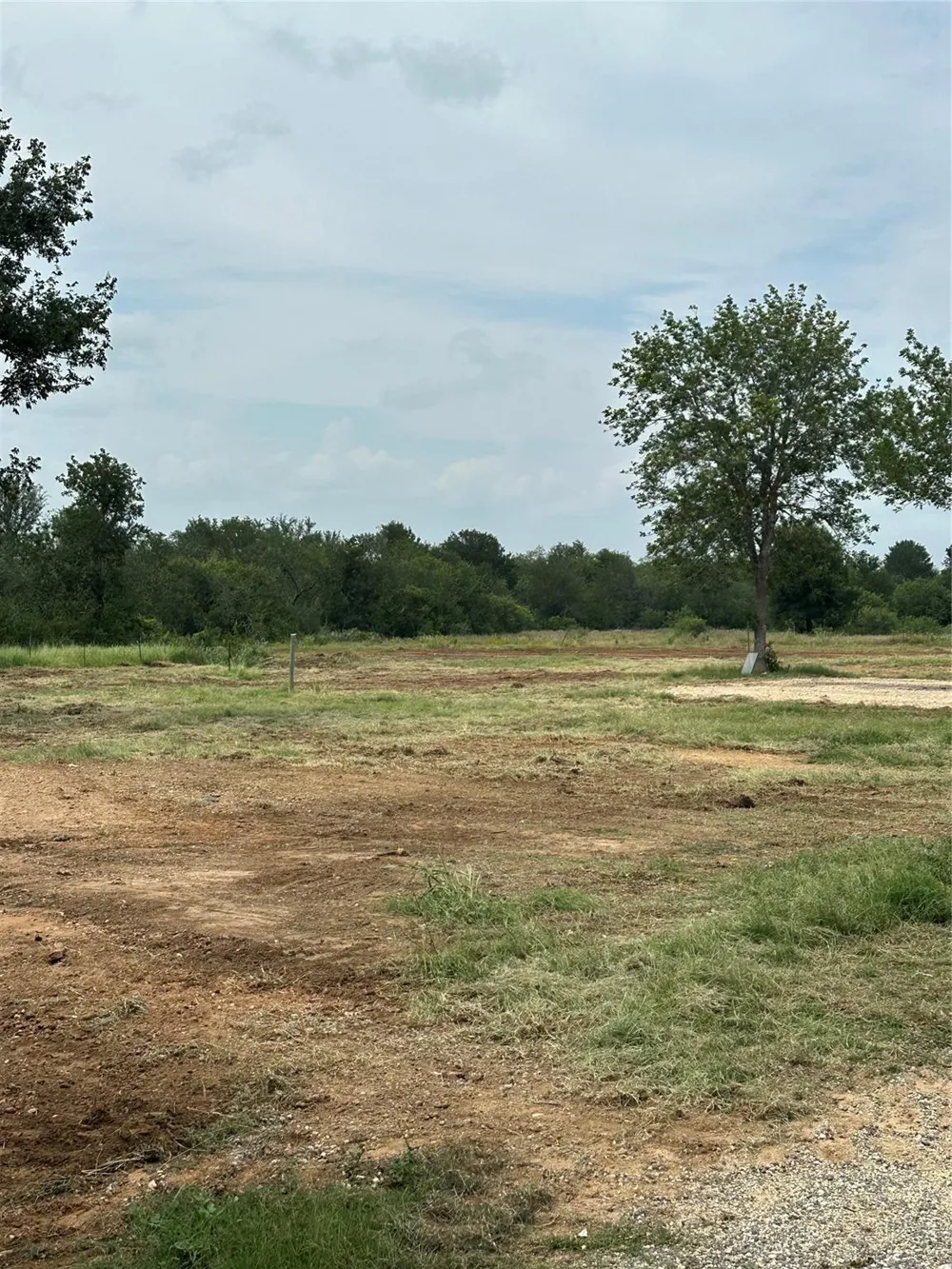 1842 Kelly Rd Luling, TX 78648