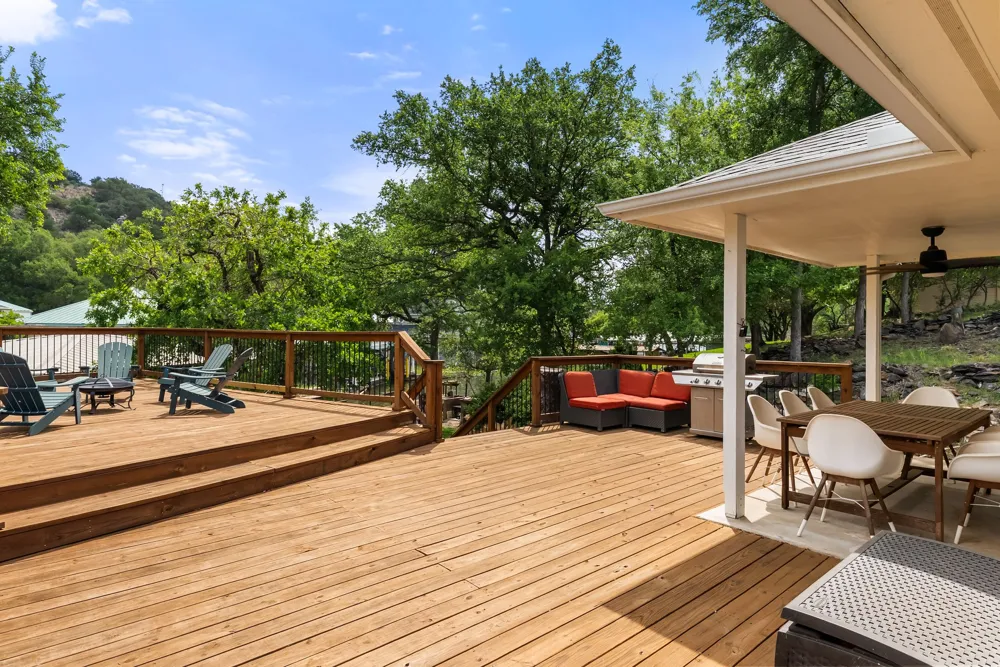 305 Mountain View Sunrise Beach, TX 78643