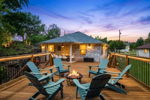 305 Mountain View