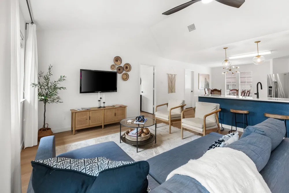 305 Mountain View Sunrise Beach, TX 78643
