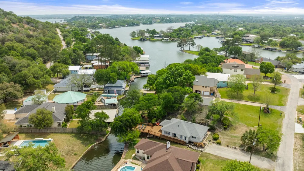 305 Mountain View Sunrise Beach, TX 78643