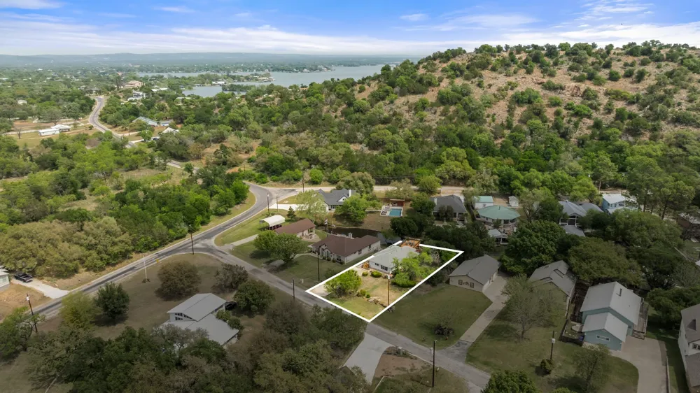 305 Mountain View Sunrise Beach, TX 78643