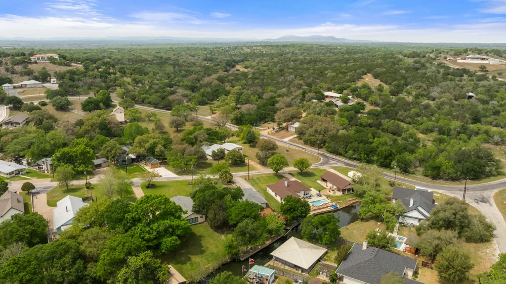 305 Mountain View Sunrise Beach, TX 78643