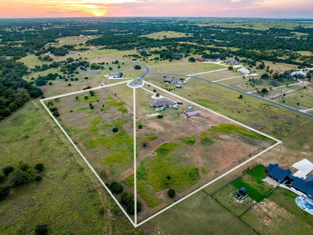 200 Stonehouse Drive Liberty Hill, TX 78642