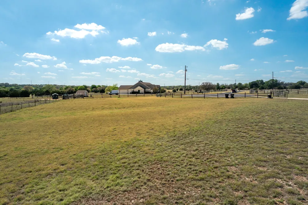 200 Stonehouse Drive Liberty Hill, TX 78642