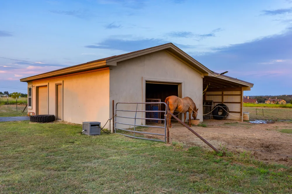 209 Stonehouse Drive Liberty Hill, TX 78642