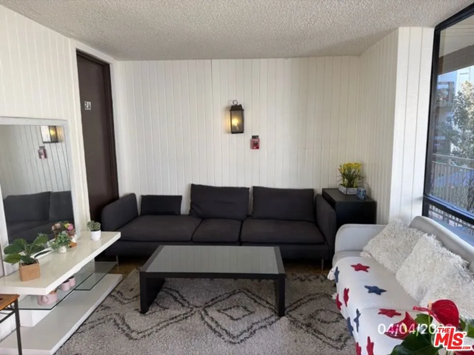 525 S Ardmore Avenue #242 Los Angeles, CA 90020