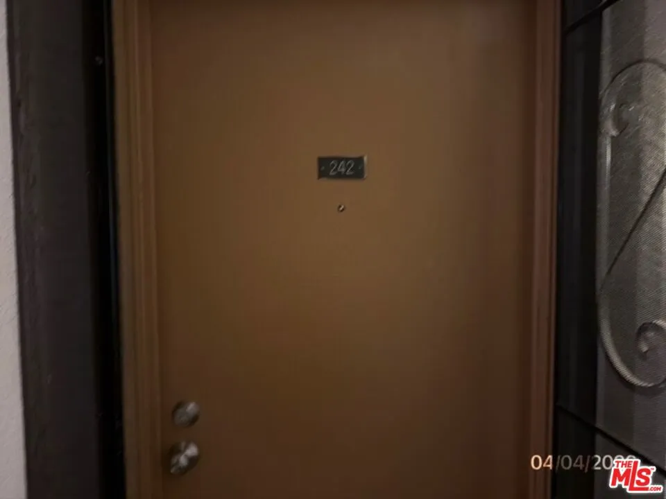 525 S Ardmore Avenue #242 Los Angeles, CA 90020