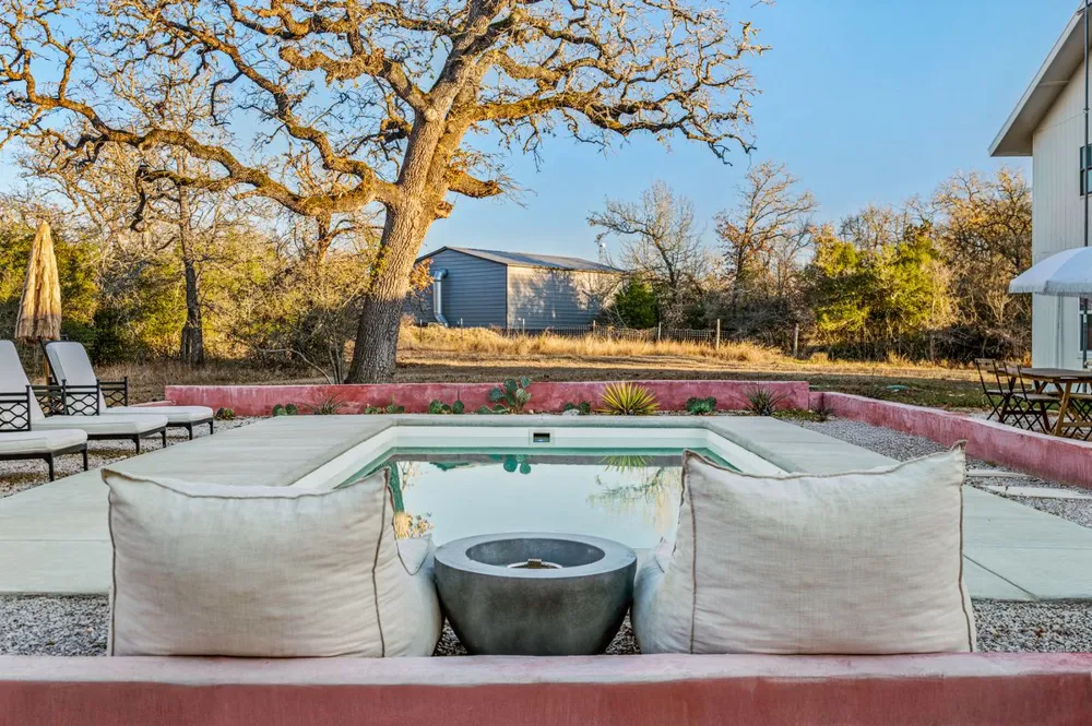 510 Thousand Oaks Drive Cedar Creek, TX 78612
