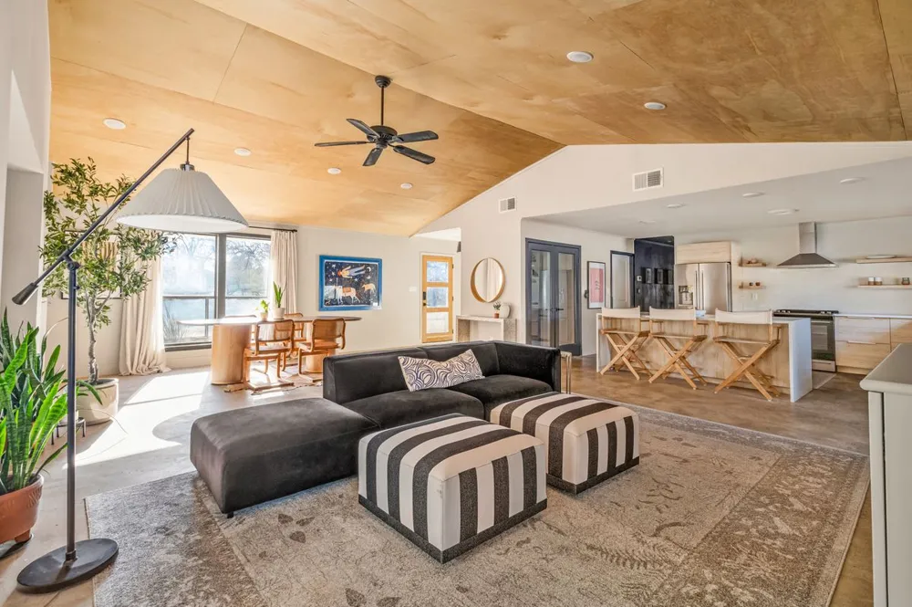 510 Thousand Oaks Drive Cedar Creek, TX 78612
