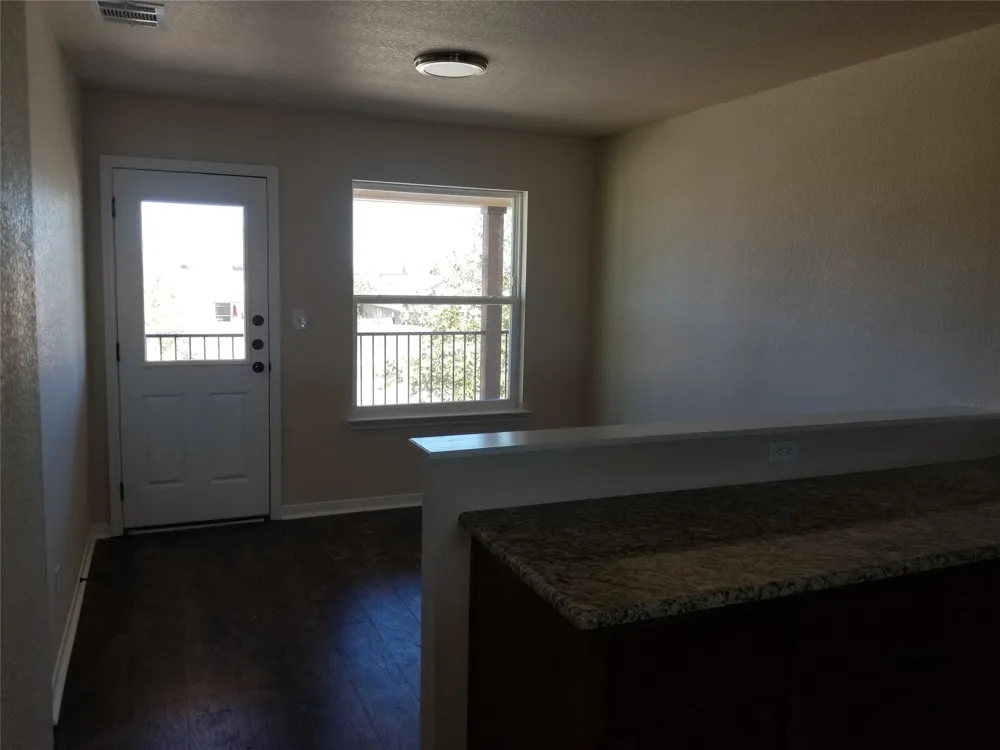 92 Sandstone Drive #B Jarrell, TX 76537
